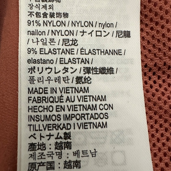 Kirkland Signature women's travel pant, Rose color, Size 12 - Picture 5 of 6